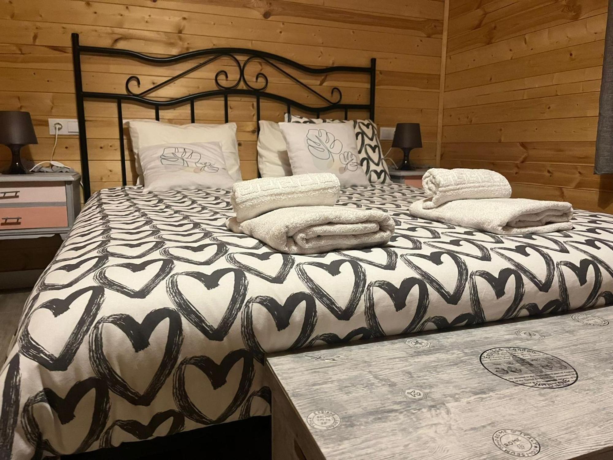Las Cabanas De Tino Cimanes del Tejar Esterno foto